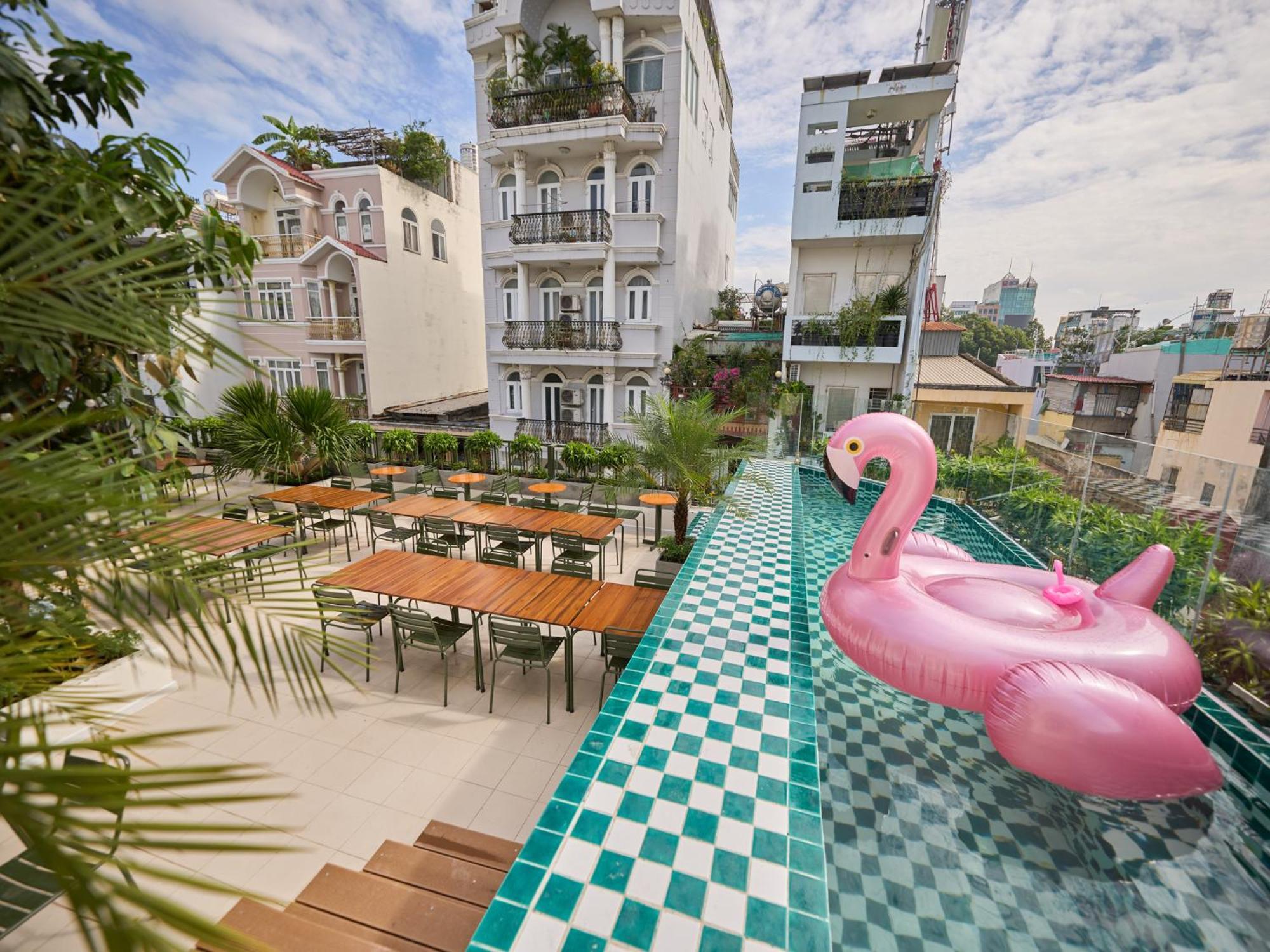 Quiet Near Bui Vien Street-good Time With Family-pool Rooftop Ho Chi Minh City