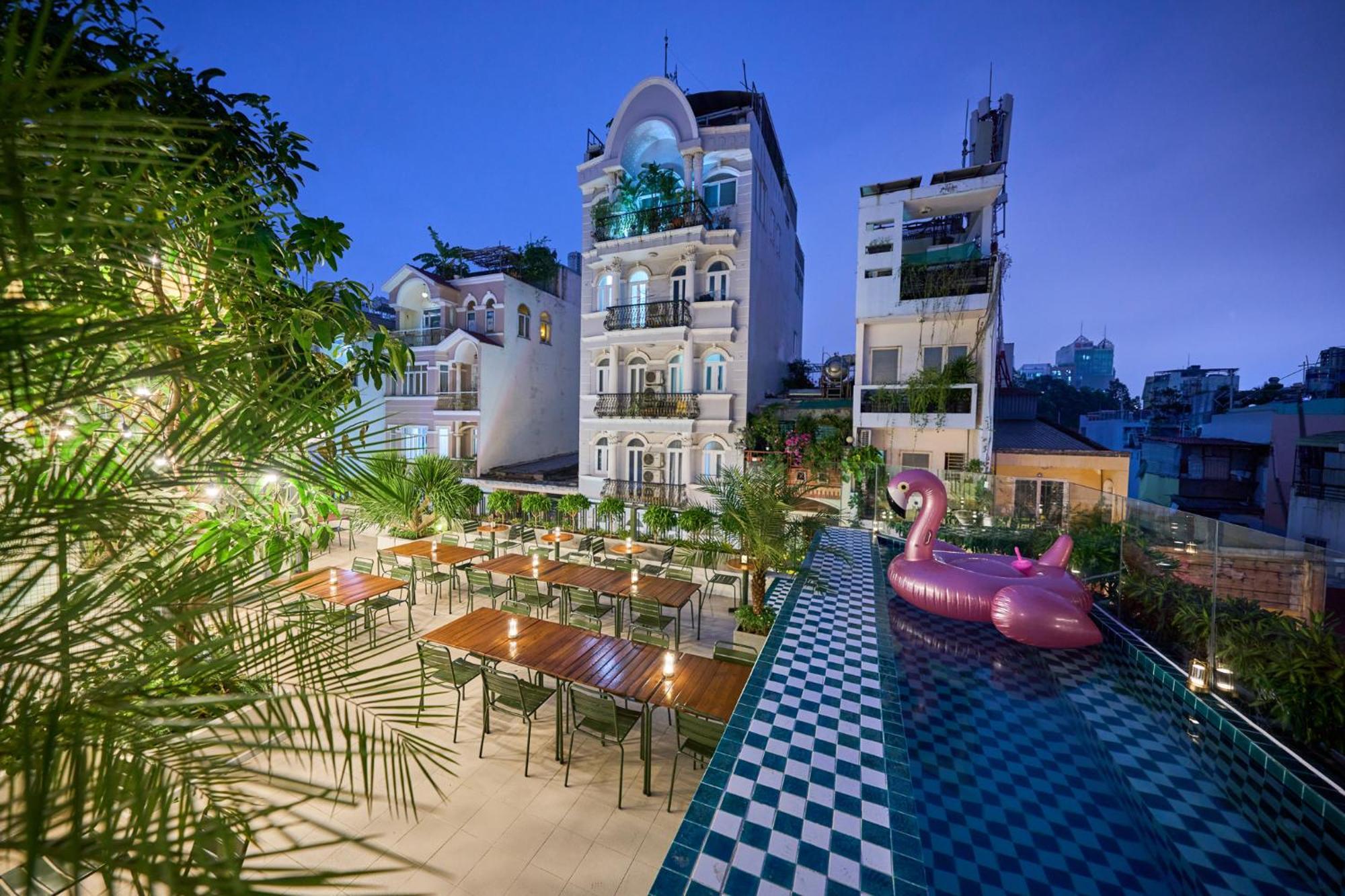 Quiet Near Bui Vien Street-good Time With Family-pool Rooftop Apartment Ho Chi Minh City