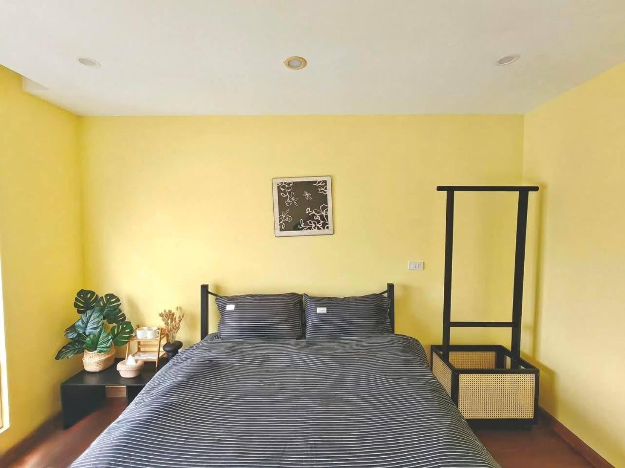Apartment Quiet Near Bui Vien Street-good Time With Family-pool Rooftop *